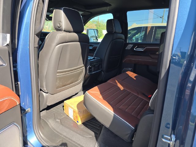 New 2026 GMC Sierra 3500 Denali Ultimate AWD/4WD image 11