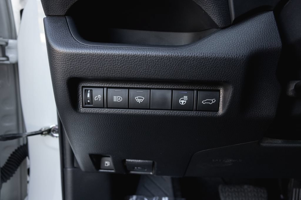 Used 2022 Toyota RAV4 XLE Premium AWD/4WD image 14