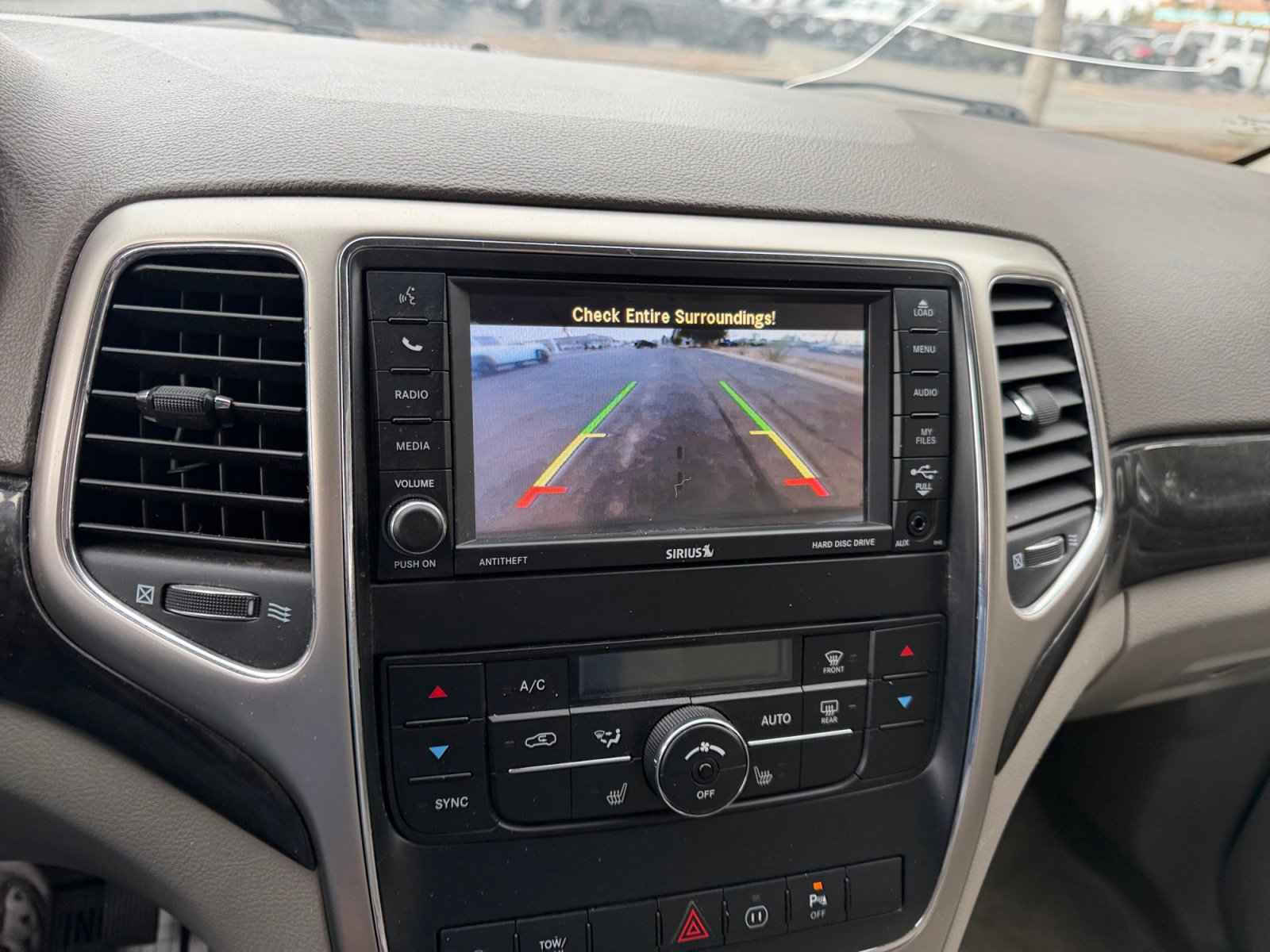 Used 2012 Jeep Grand Cherokee Laredo AWD/4WD image 29