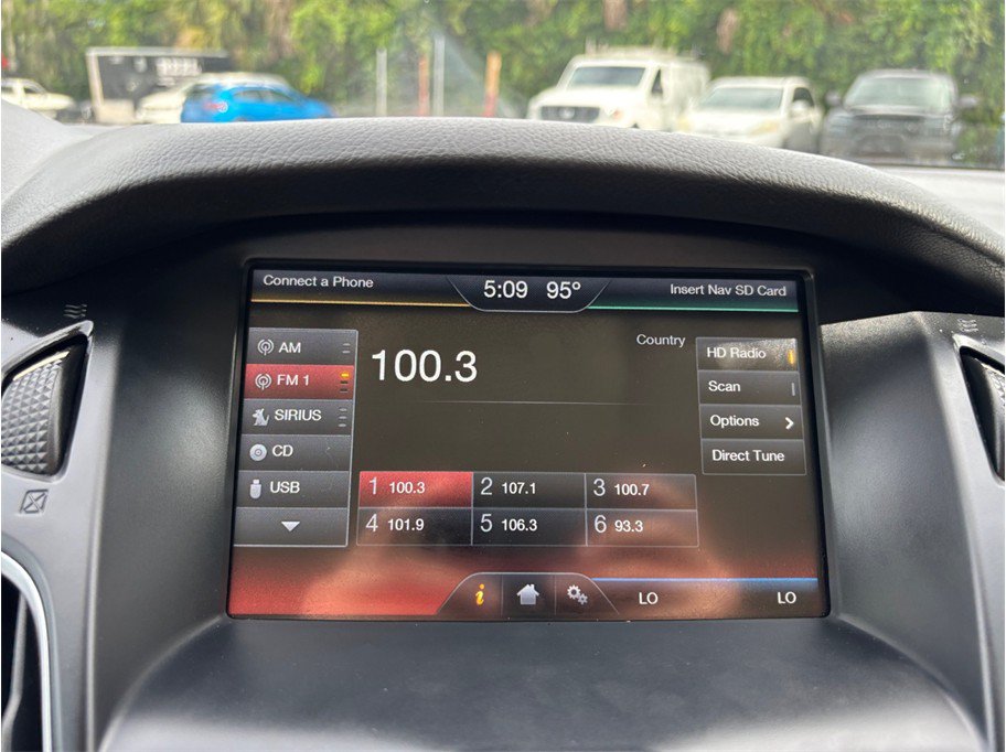 Used 2015 Ford Focus Titanium FWD image 25