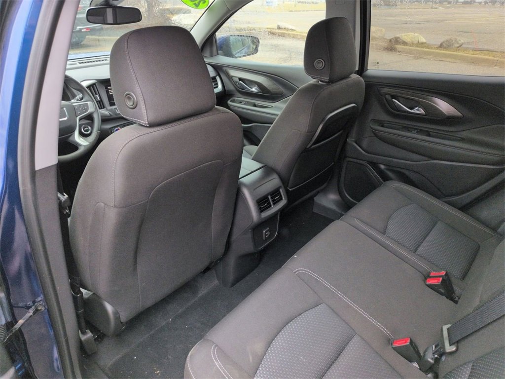 Used 2023 GMC Terrain SLE w/ Driver Convenience Package image 26
