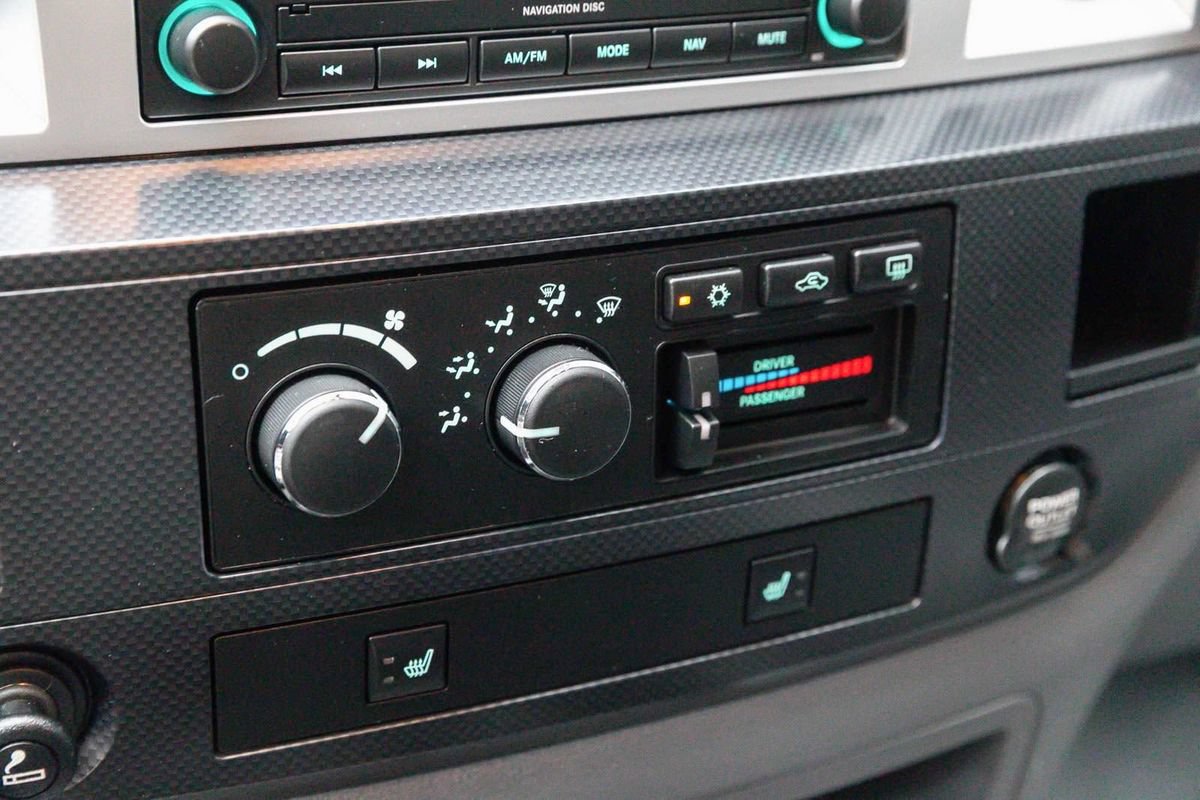 Used 2006 Dodge Ram 1500 Truck 2WD Quad Cab w/ Communication Pkg image 32