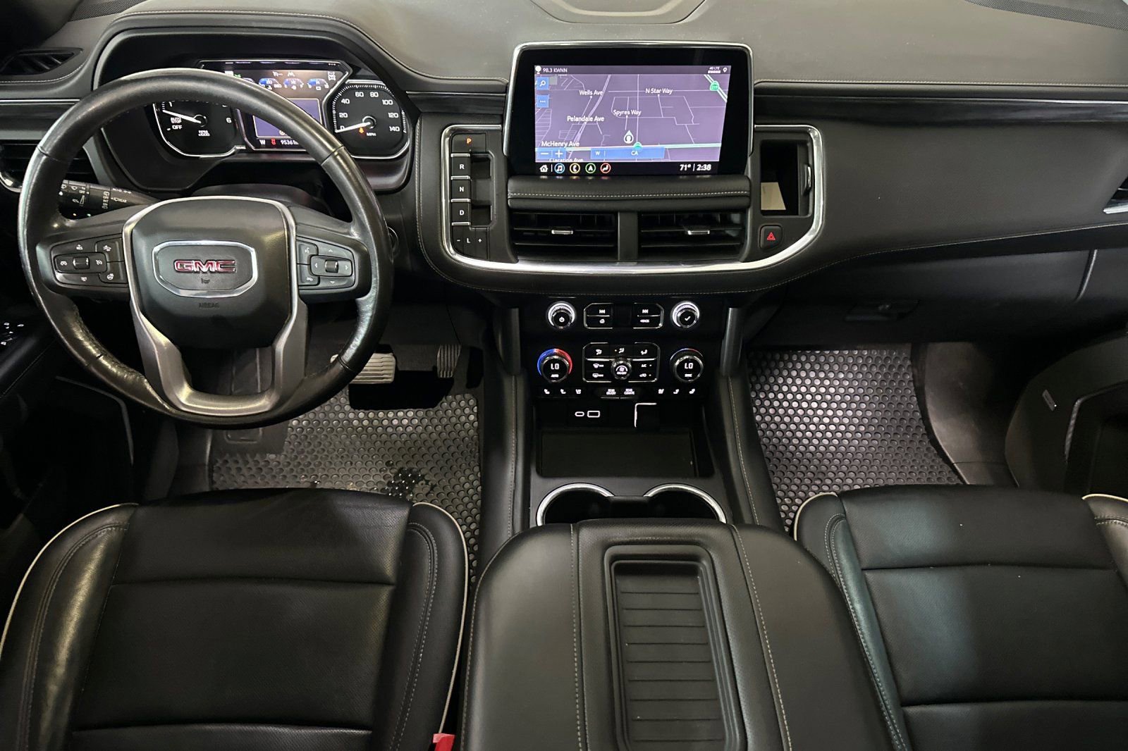 Used 2021 GMC Yukon XL SLT w/ Rear Media and Nav Package image 10