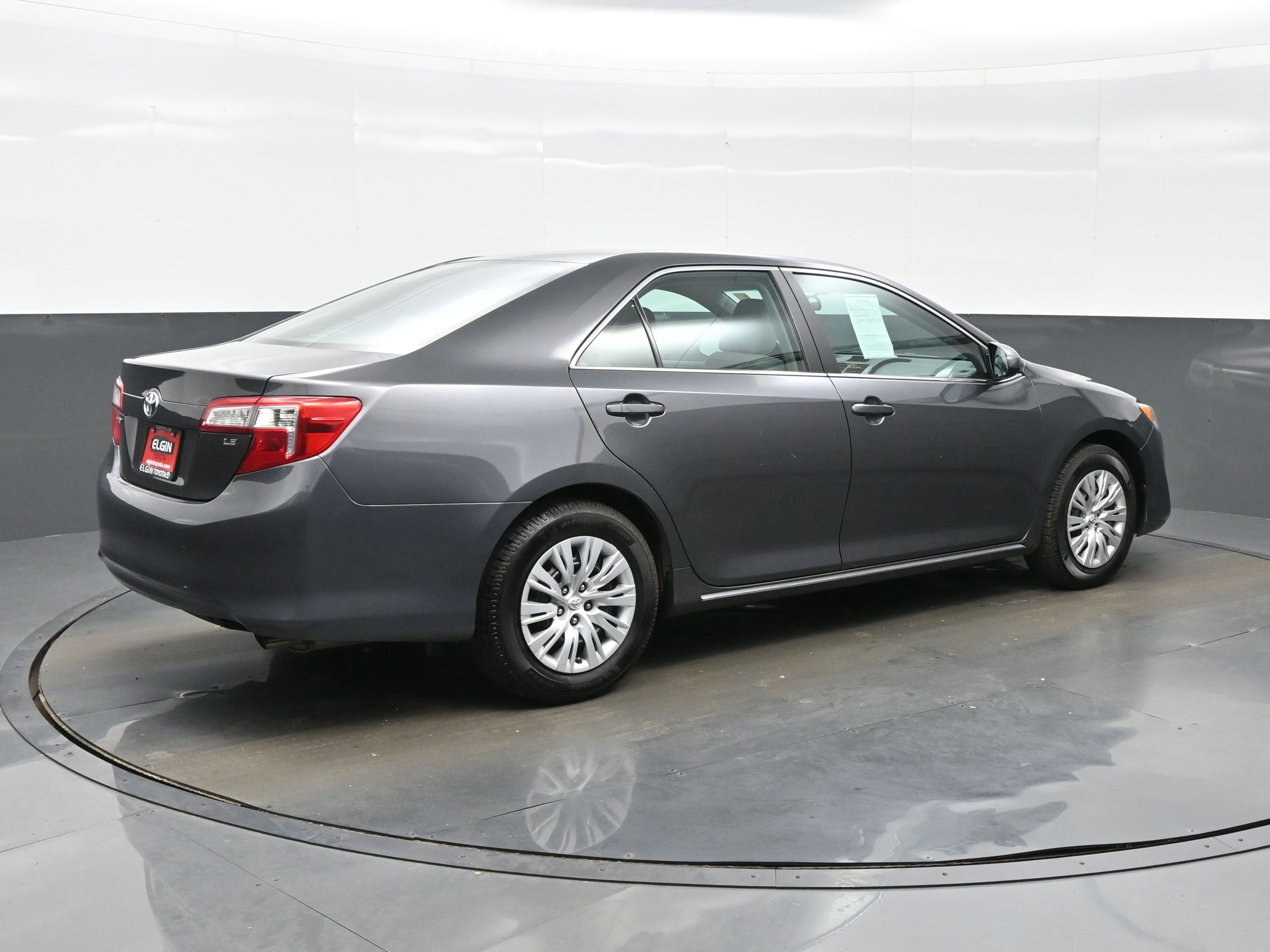 Used 2013 Toyota Camry LE image 6