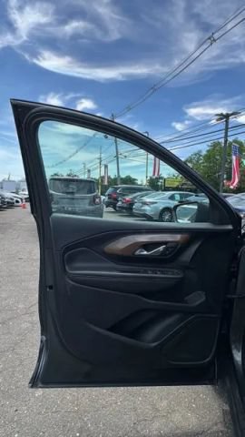 Used 2020 GMC Terrain SLE FWD image 9