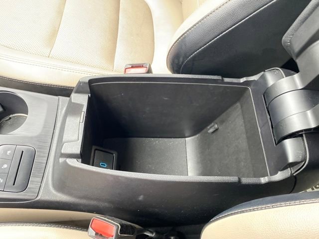 Used 2020 Ford Escape Titanium image 14