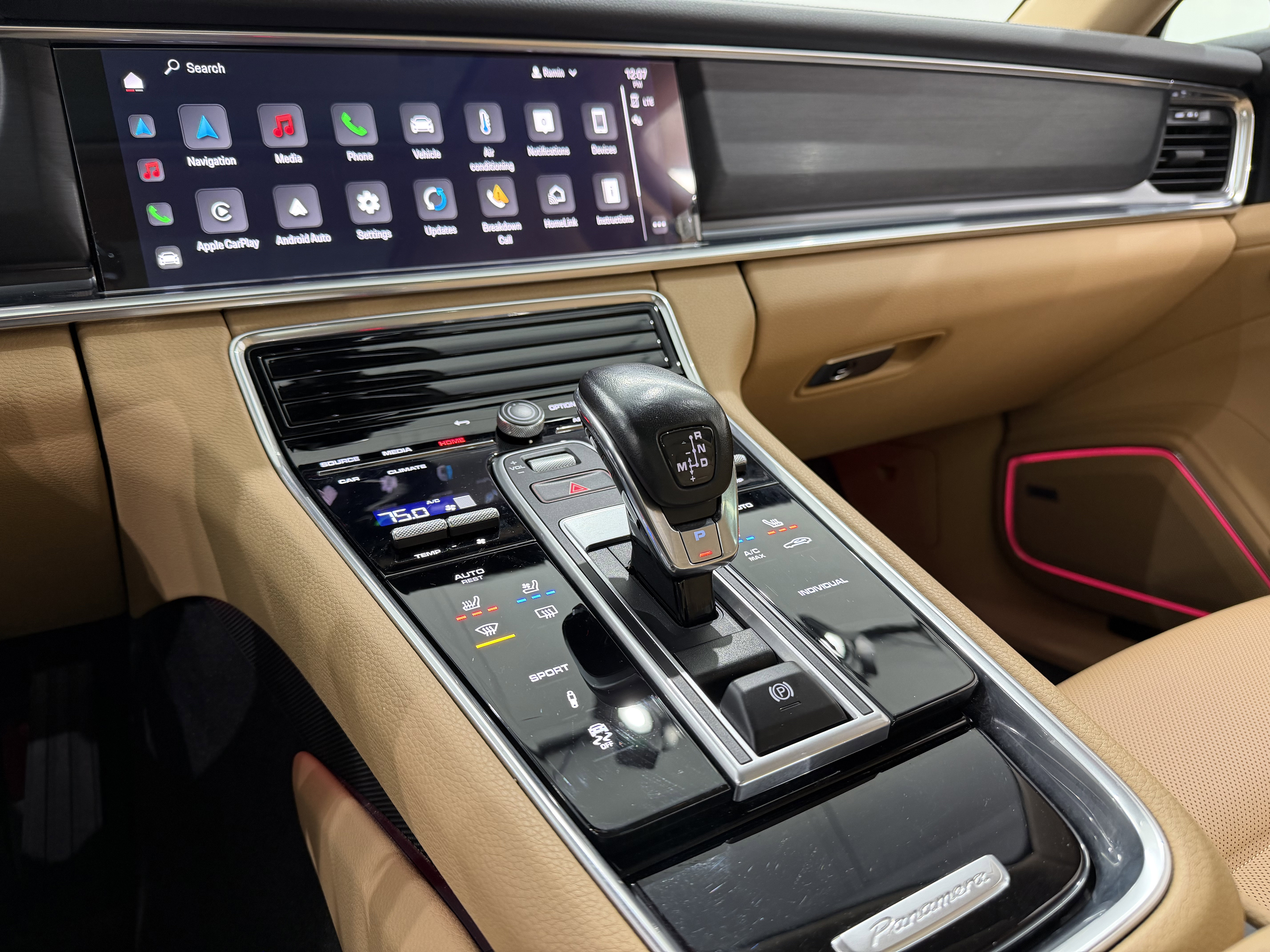 Certified 2023 Porsche Panamera 4 Platinum Edition image 38