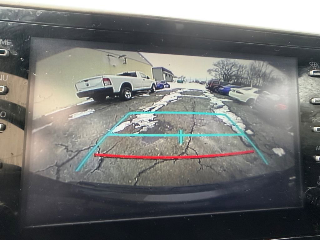 Used 2019 Toyota C-HR XLE image 30