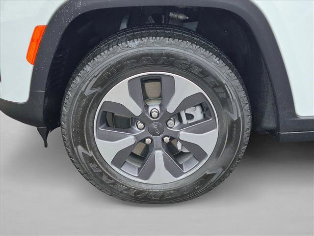 Used 2023 Jeep Grand Cherokee 4WD 4xe image 9
