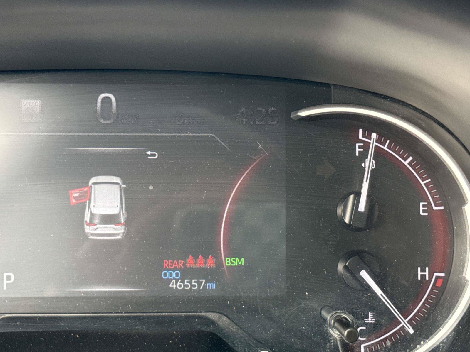 Used 2024 Toyota RAV4 XLE FWD image 21
