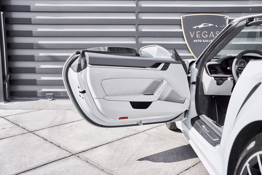 Used 2025 Porsche 911 Turbo S image 27