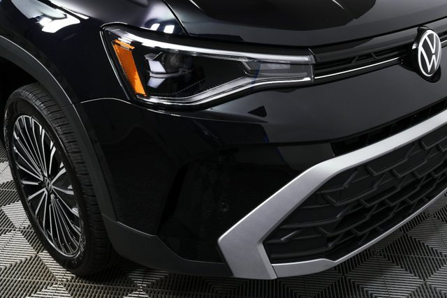 New 2026 Volkswagen Taos SE image 35