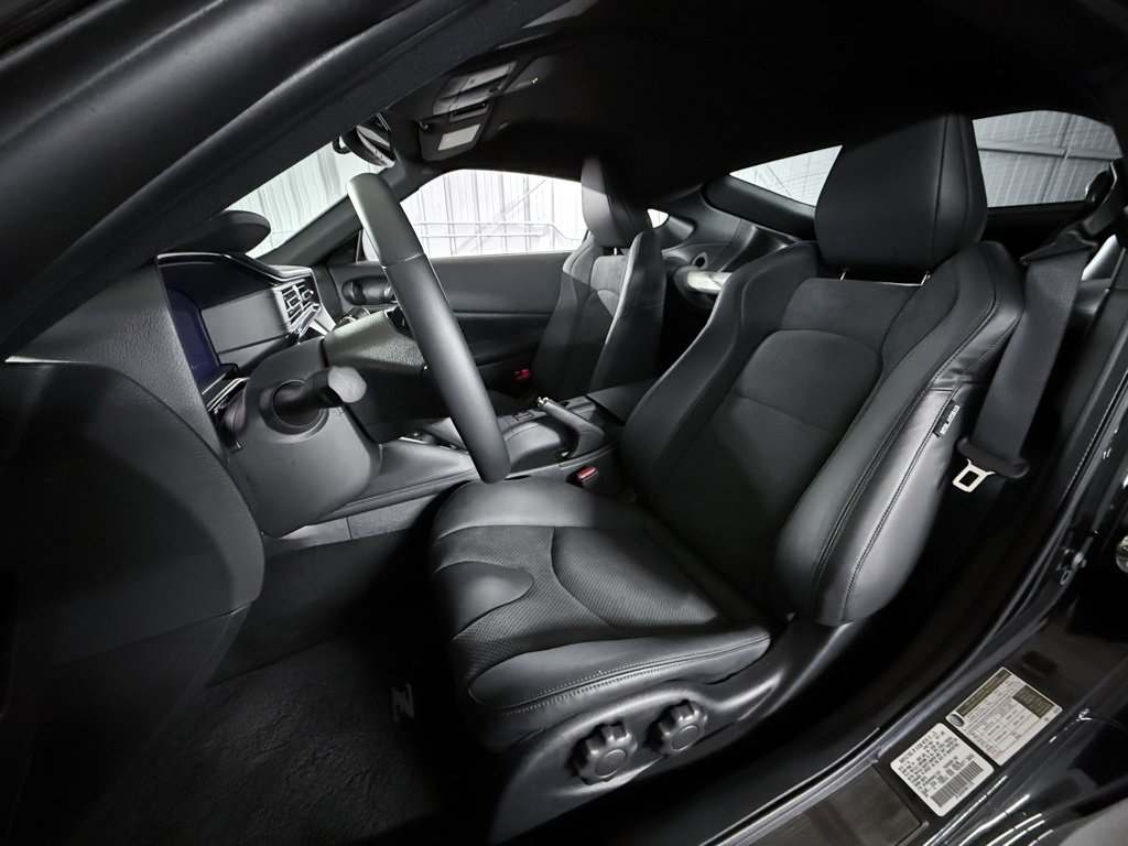 Used 2025 Nissan Z Performance w/ Floor Mat Package image 18