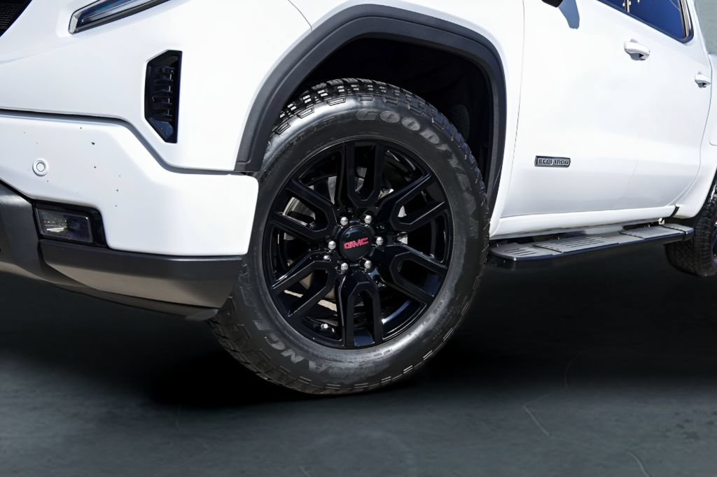 Used 2024 GMC Sierra 1500 Elevation w/ Elevation Premium Package AWD/4WD image 4