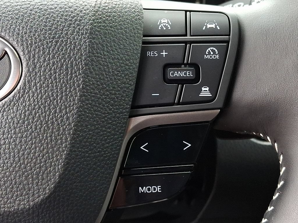 Used 2026 Toyota Camry SE FWD image 23