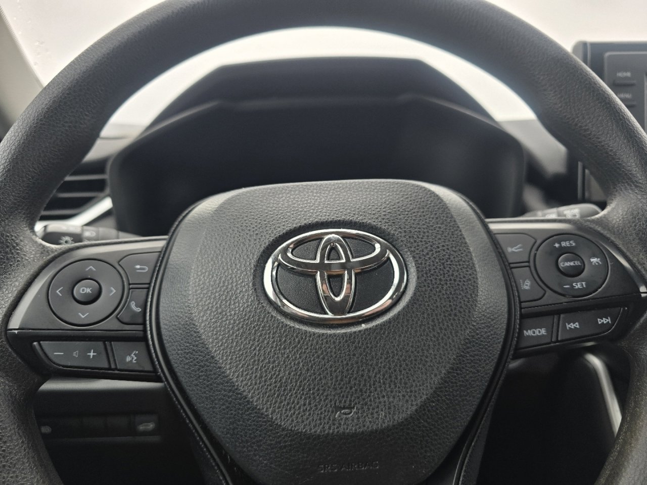 Certified 2020 Toyota RAV4 XLE w/ Convenience Package image 16