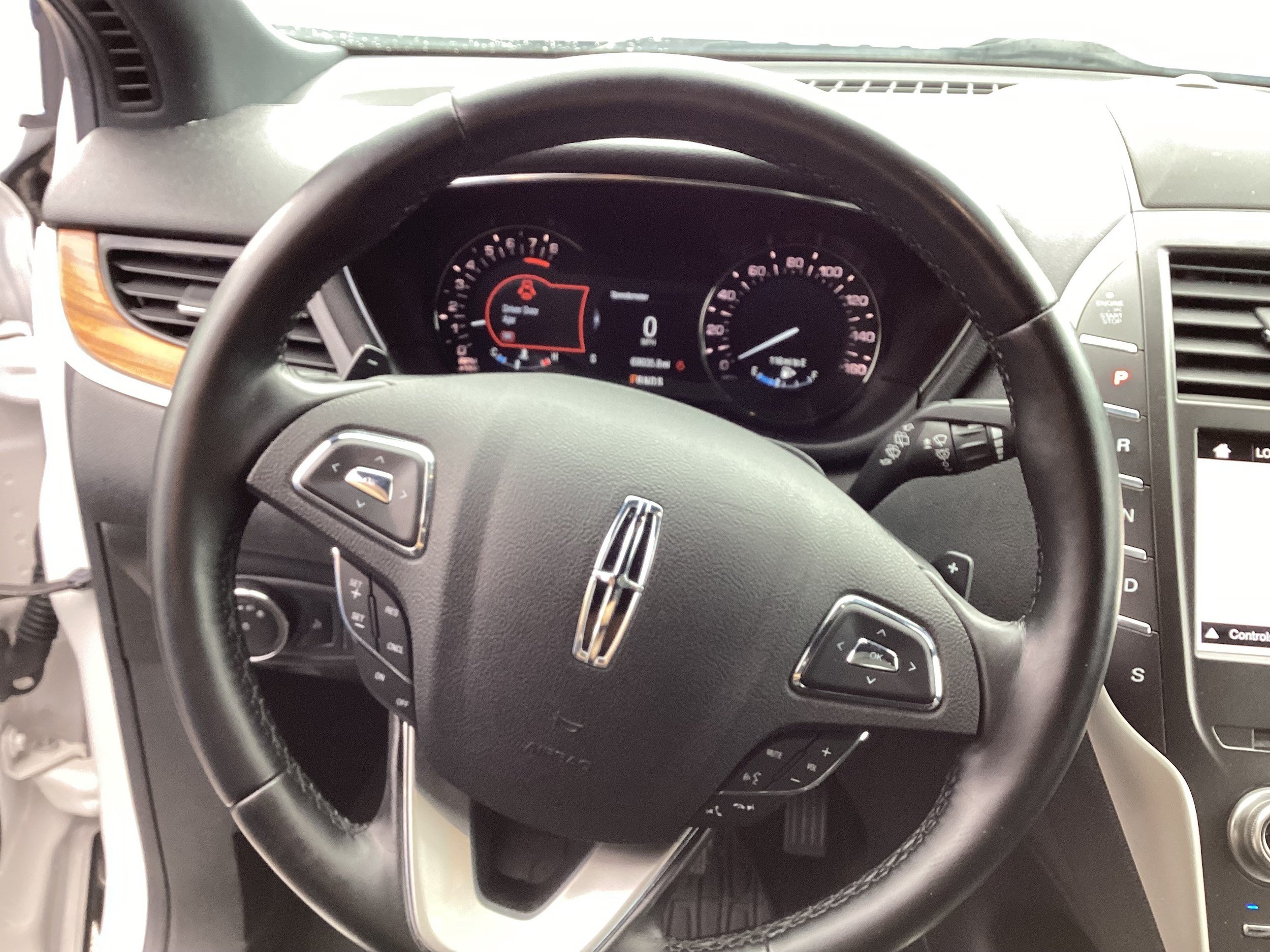 Used 2019 Lincoln MKC Select w/ Select Plus Package AWD/4WD image 17
