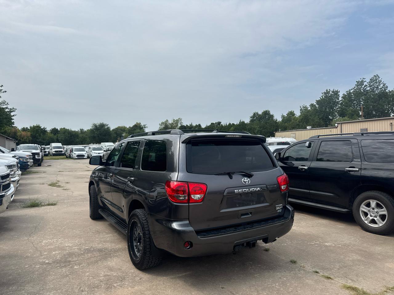 Used 2015 Toyota Sequoia SR5 w/ Premium Package AWD/4WD image 7
