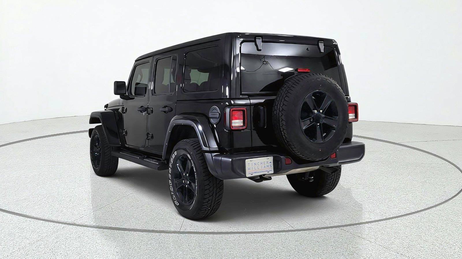 Used 2021 Jeep Wrangler Unlimited Sahara AWD/4WD image 5