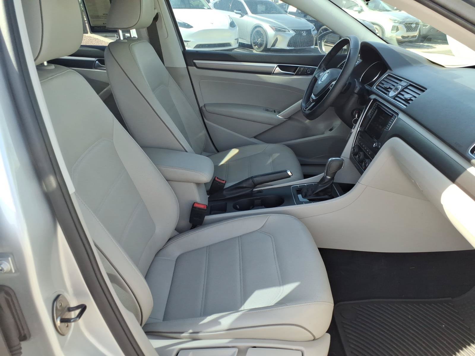 Used 2017 Volkswagen Passat 1.8T R-Line FWD image 8
