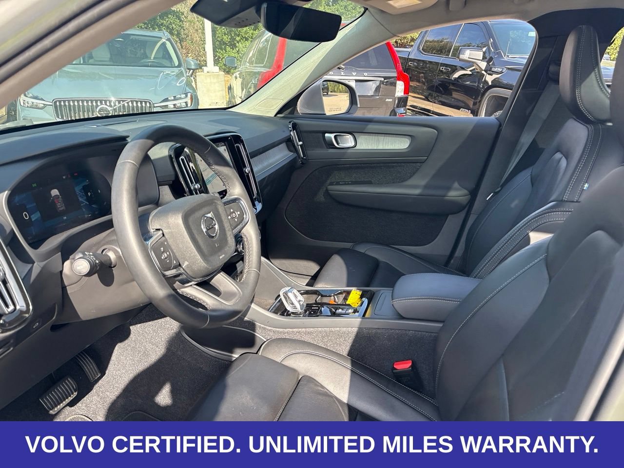 Certified 2023 Volvo XC40 B5 Plus w/ Protection Package Premier AWD/4WD image 18