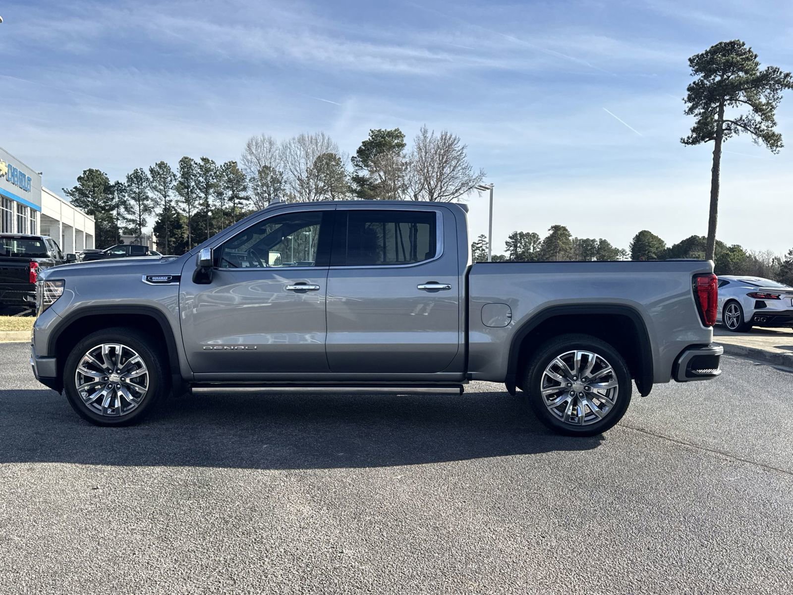 Used 2025 GMC Sierra 1500 Denali w/ Denali Reserve Package AWD/4WD image 7