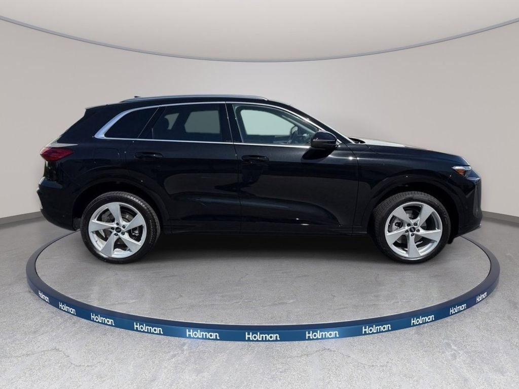 Certified 2025 Audi Q5 Premium w/ Premium Plus AWD/4WD image 4