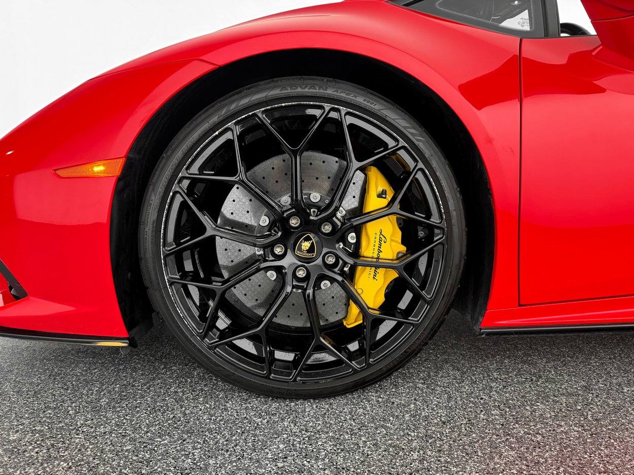 Used 2023 Lamborghini Huracan EVO image 28