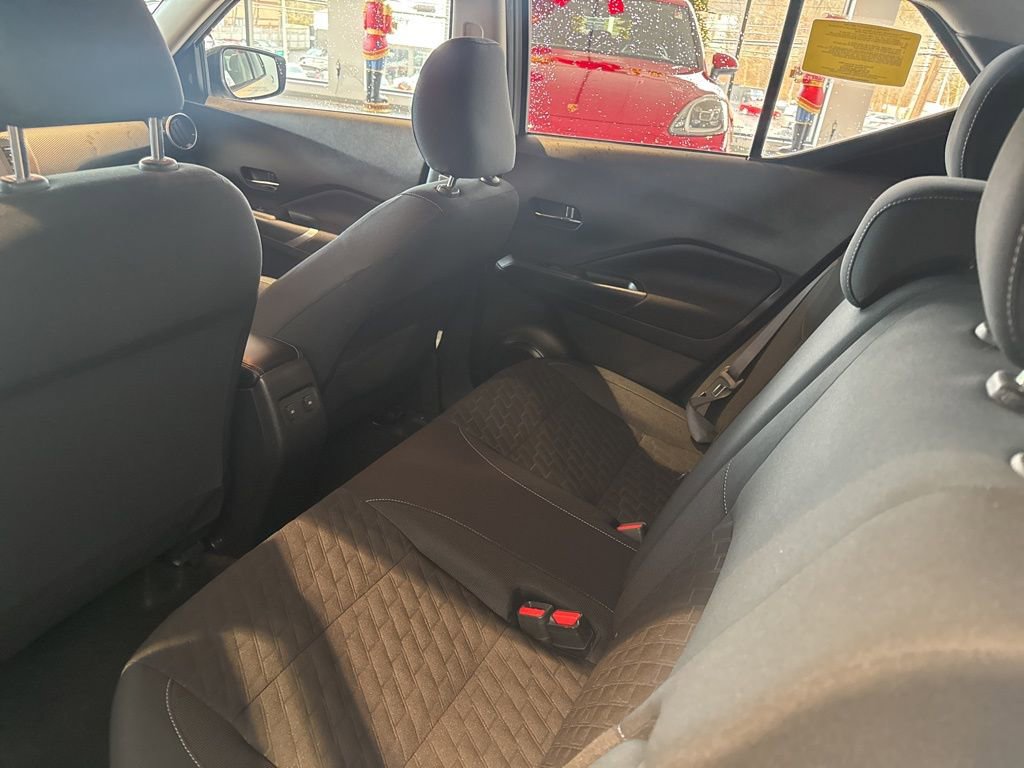 Used 2023 Nissan Kicks SV image 10