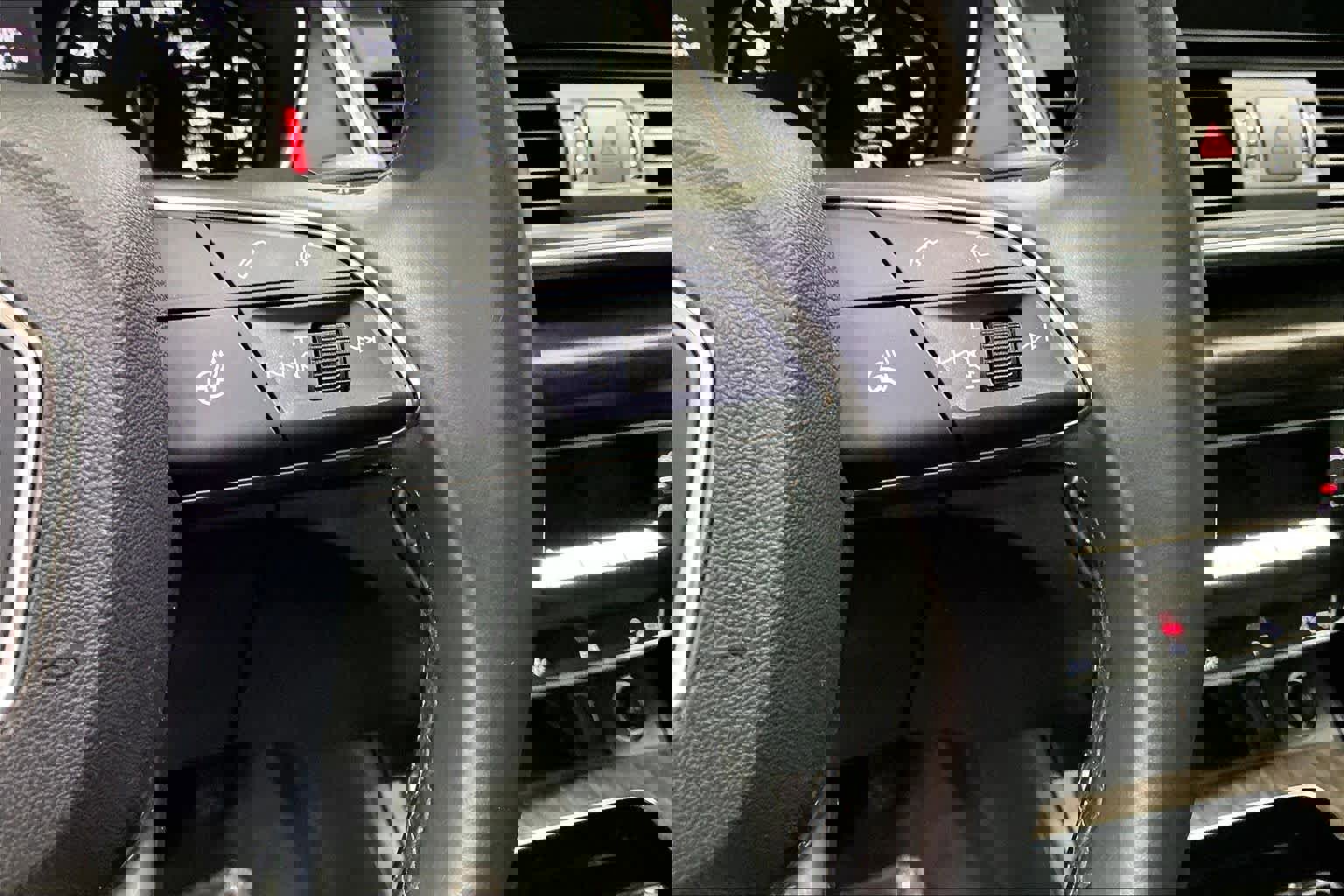 Used 2023 Audi Q5 Premium w/ Convenience Package image 21