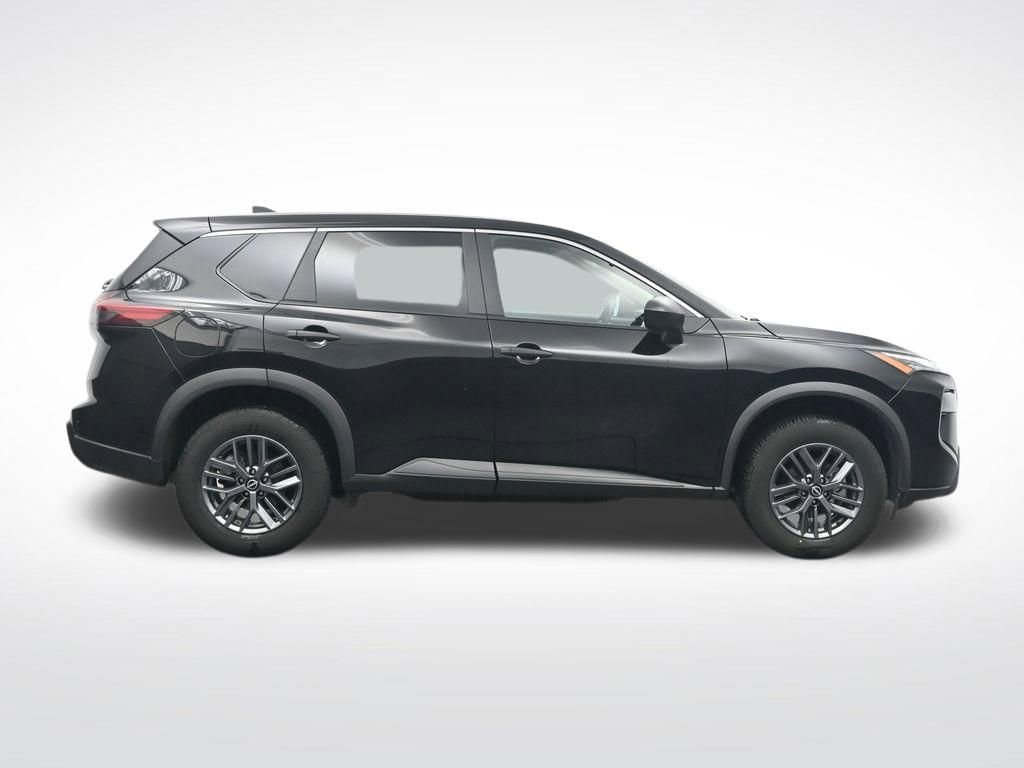 Used 2024 Nissan Rogue S image 4