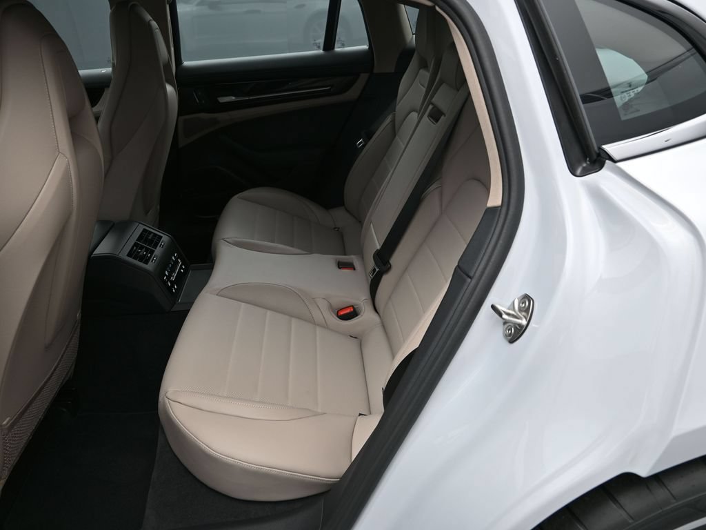 Certified 2025 Porsche Panamera RWD image 17