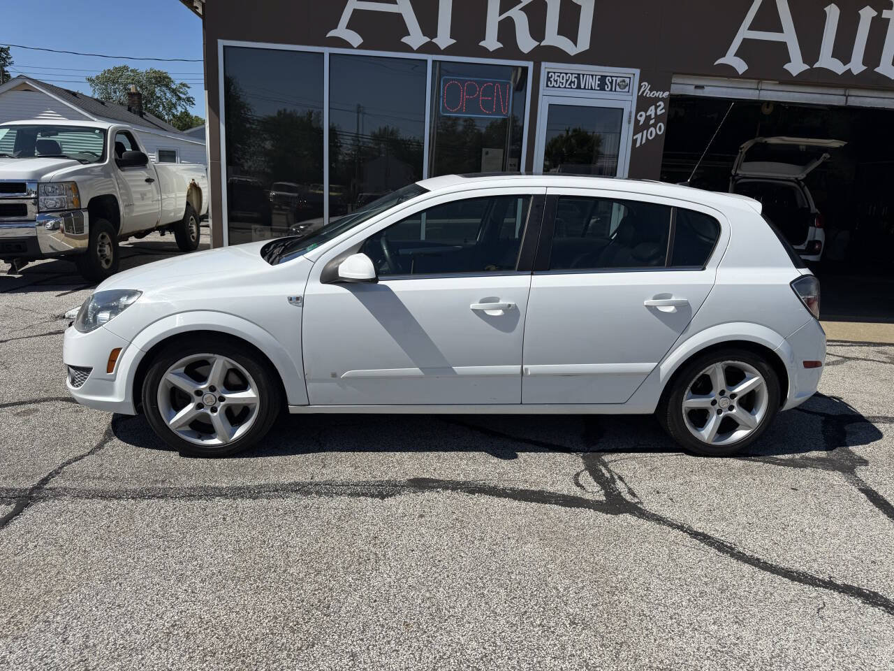 Used 2008 Saturn Astra XR w/ Premium Trim Package FWD image 5