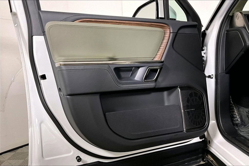 Used 2023 Rivian R1T Adventure image 23