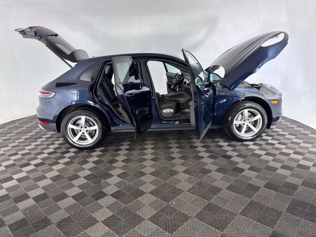 Used 2020 Porsche Macan AWD/4WD image 17