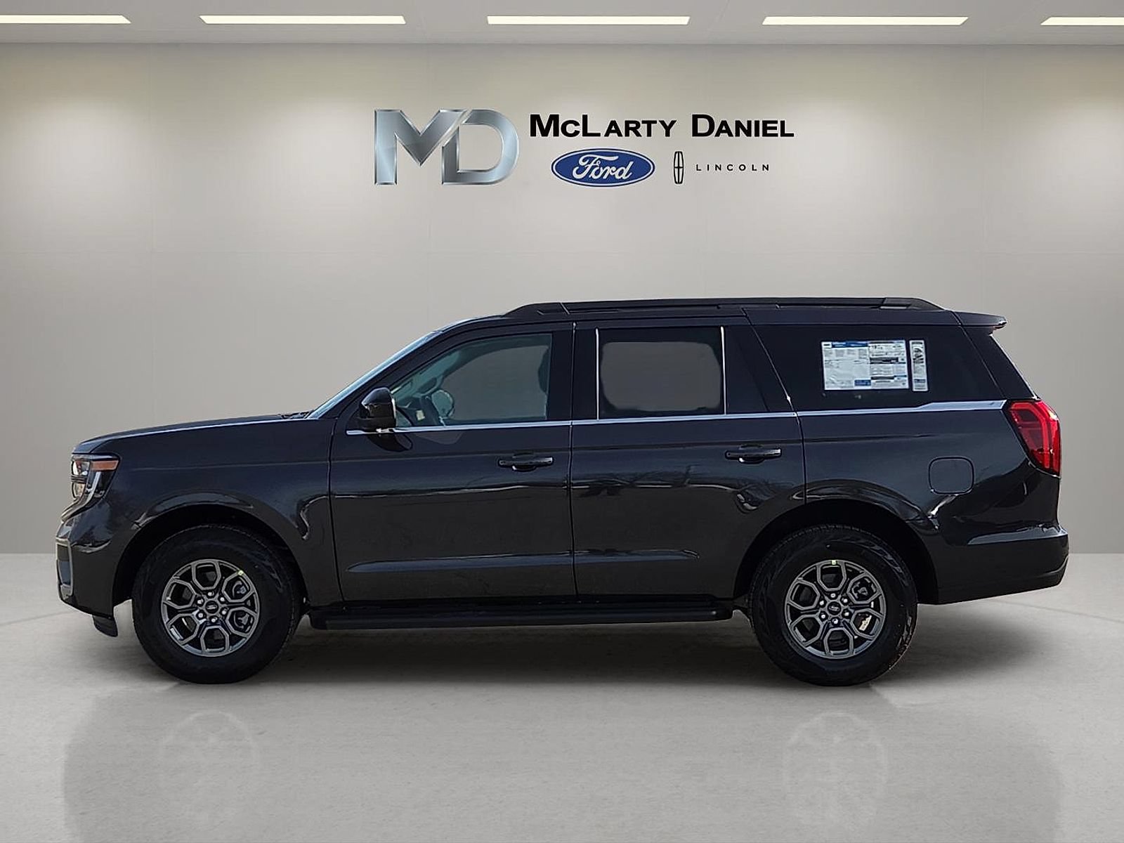 New 2026 Ford Expedition Active RWD image 3
