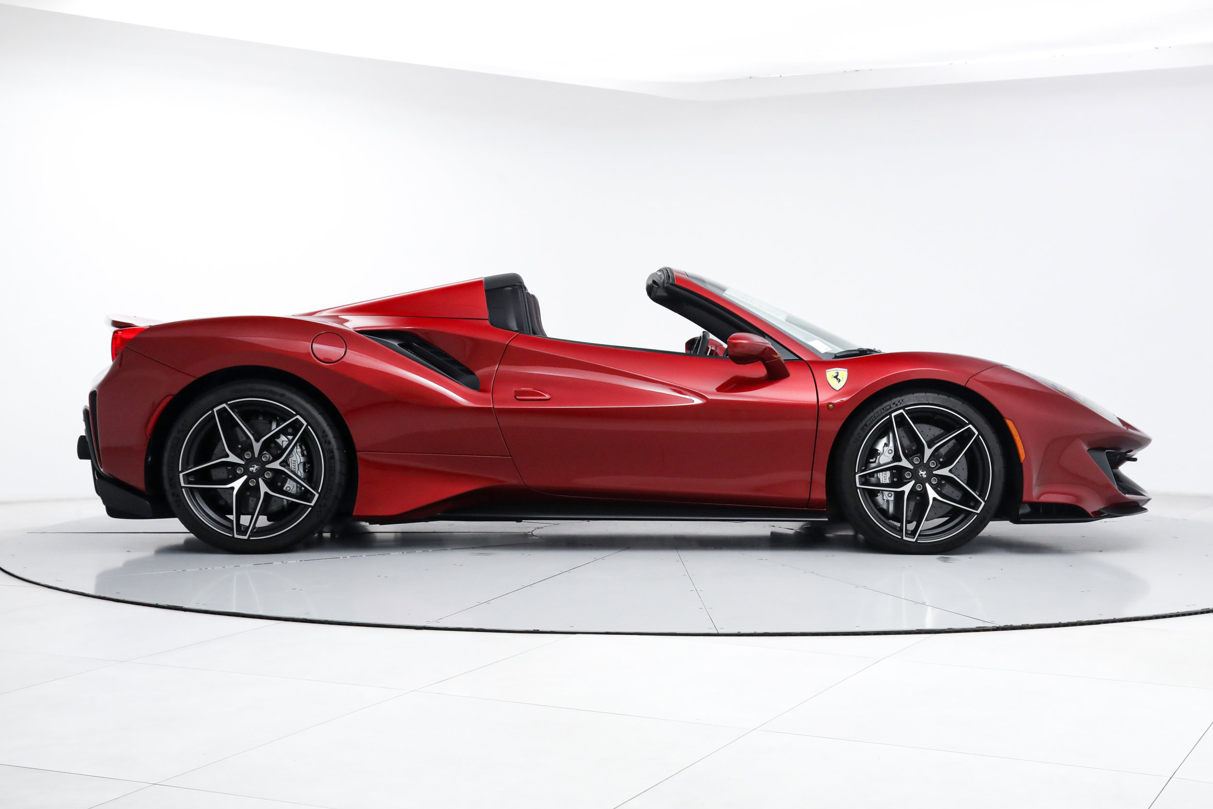 Certified 2019 Ferrari 488 Pista Spider RWD image 8