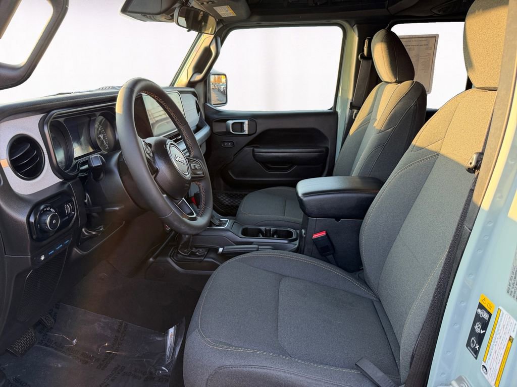 Used 2024 Jeep Wrangler Unlimited image 9