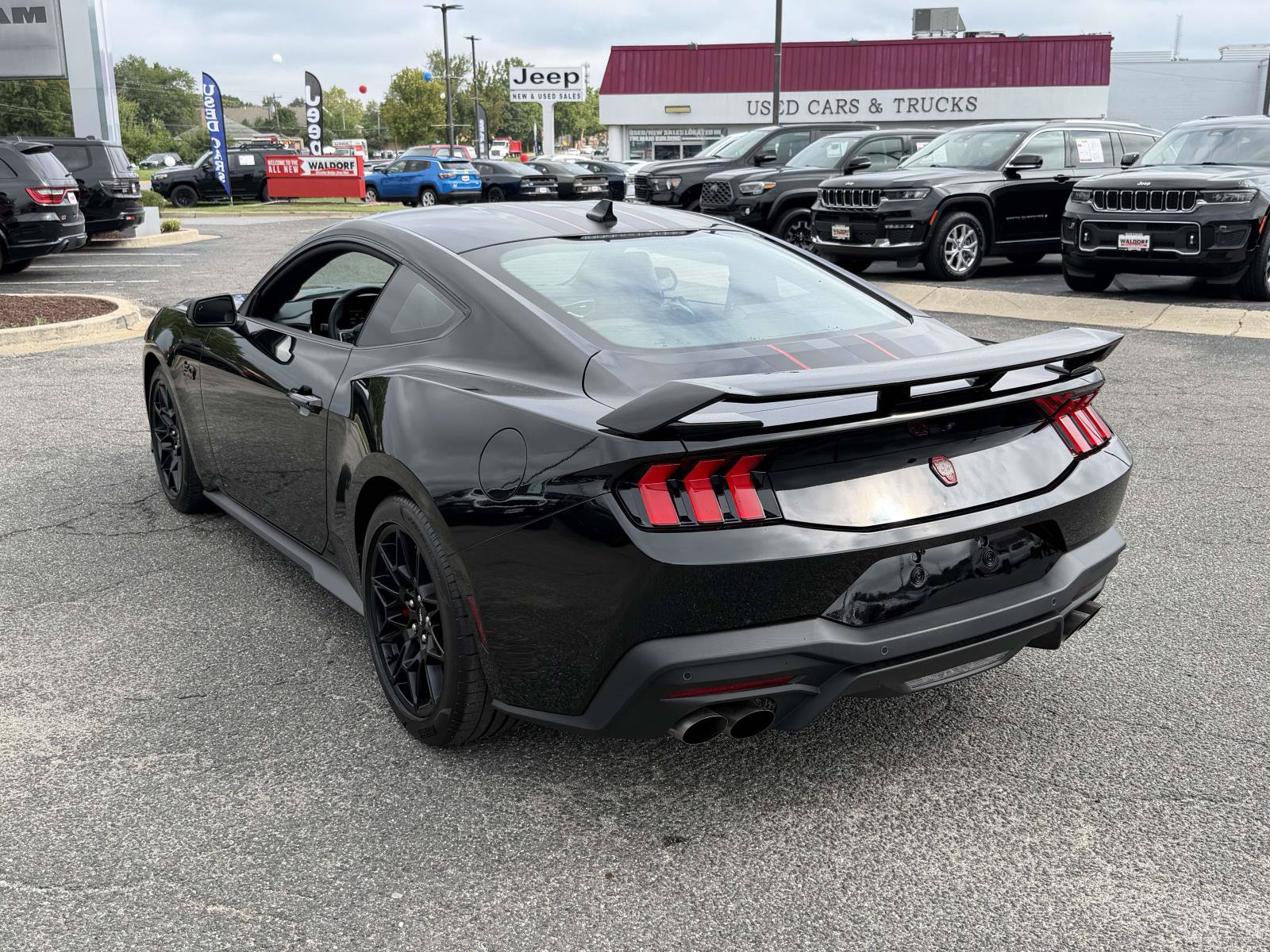 Used 2025 Ford Mustang GT Premium w/ GT Performance Package RWD image 5