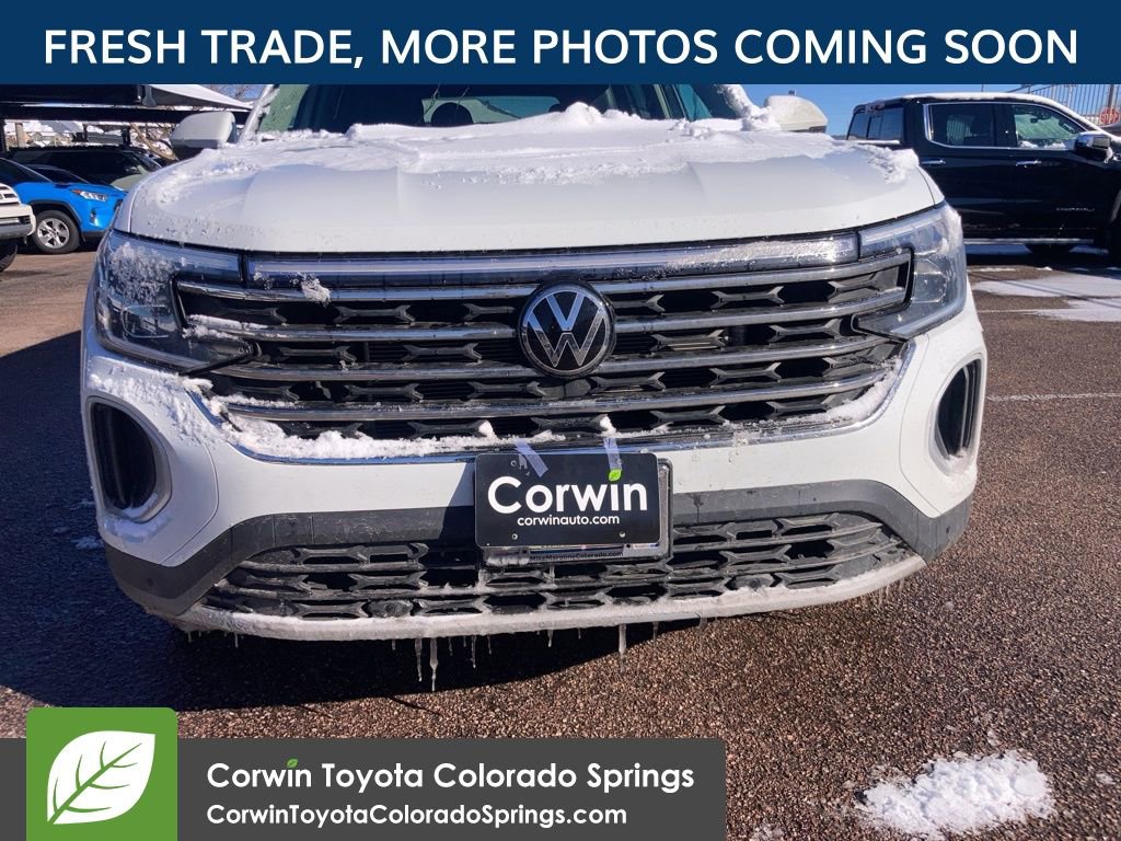 Used 2024 Volkswagen Atlas SE image 2