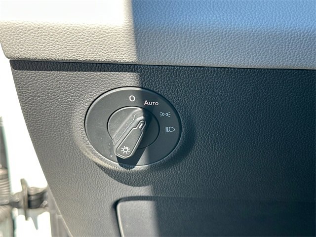 Used 2022 Volkswagen Taos SE image 26