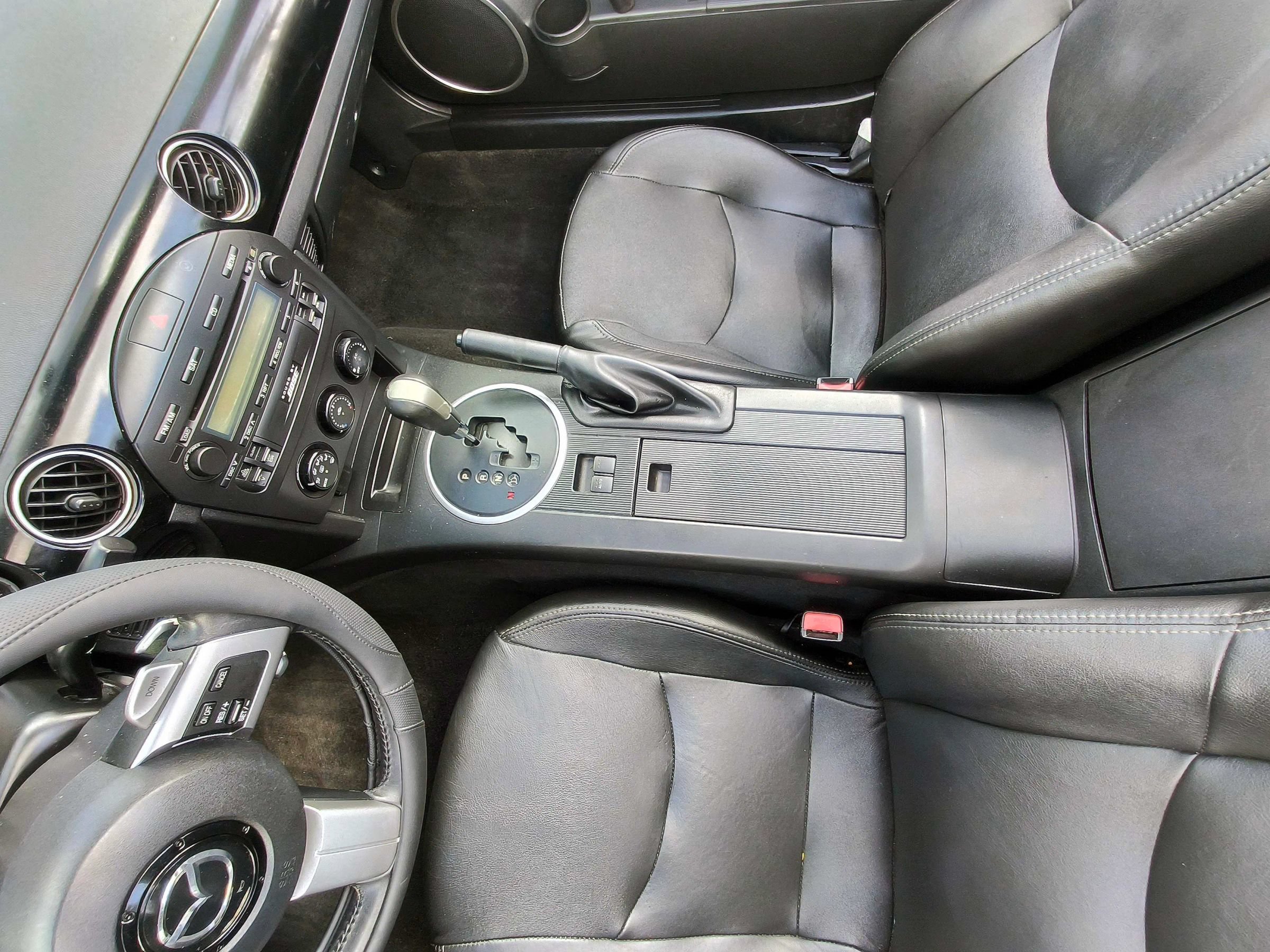 Used 2006 MAZDA MX-5 Miata Grand Touring RWD image 25