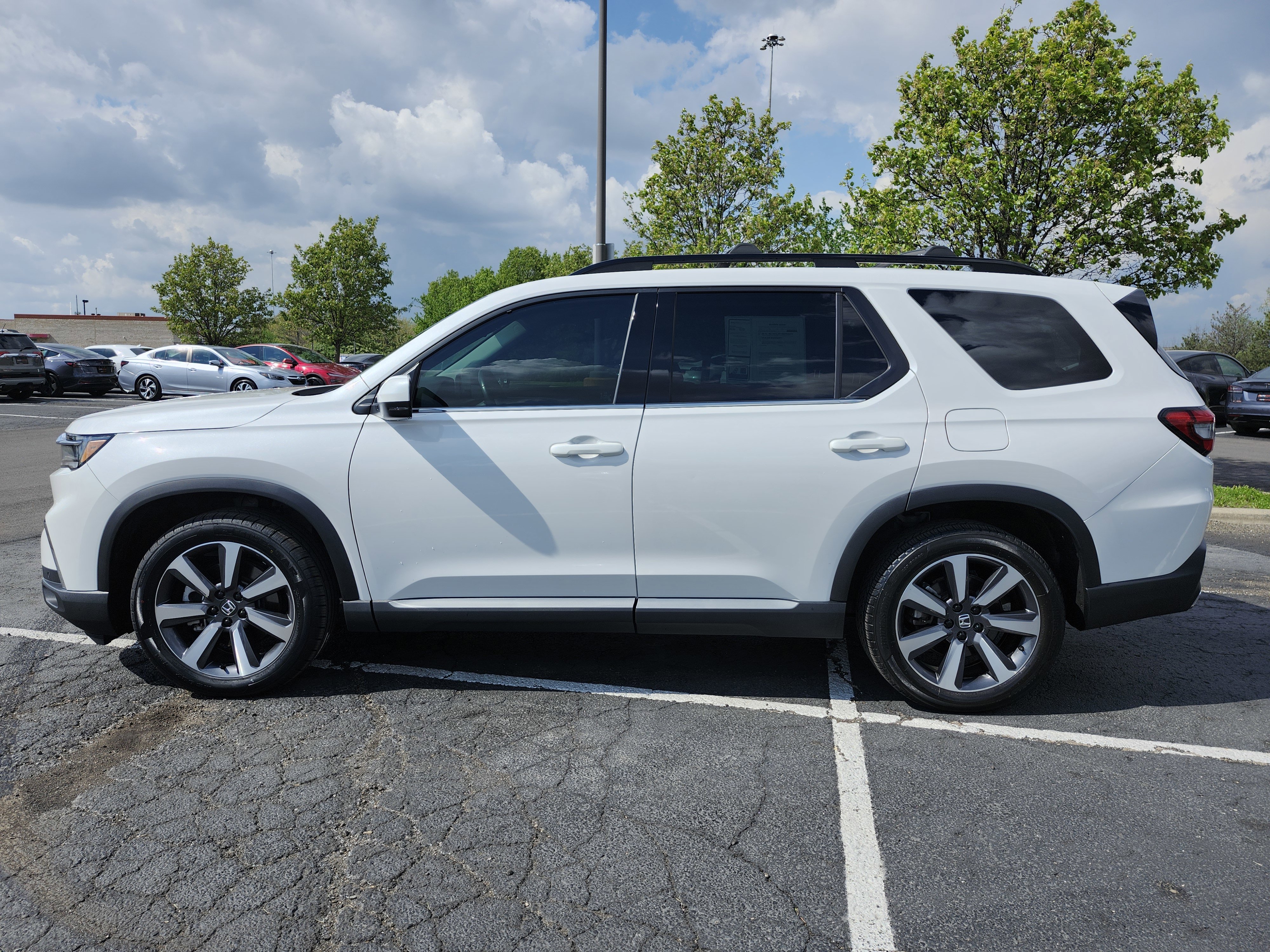 Used 2023 Honda Pilot Touring image 17