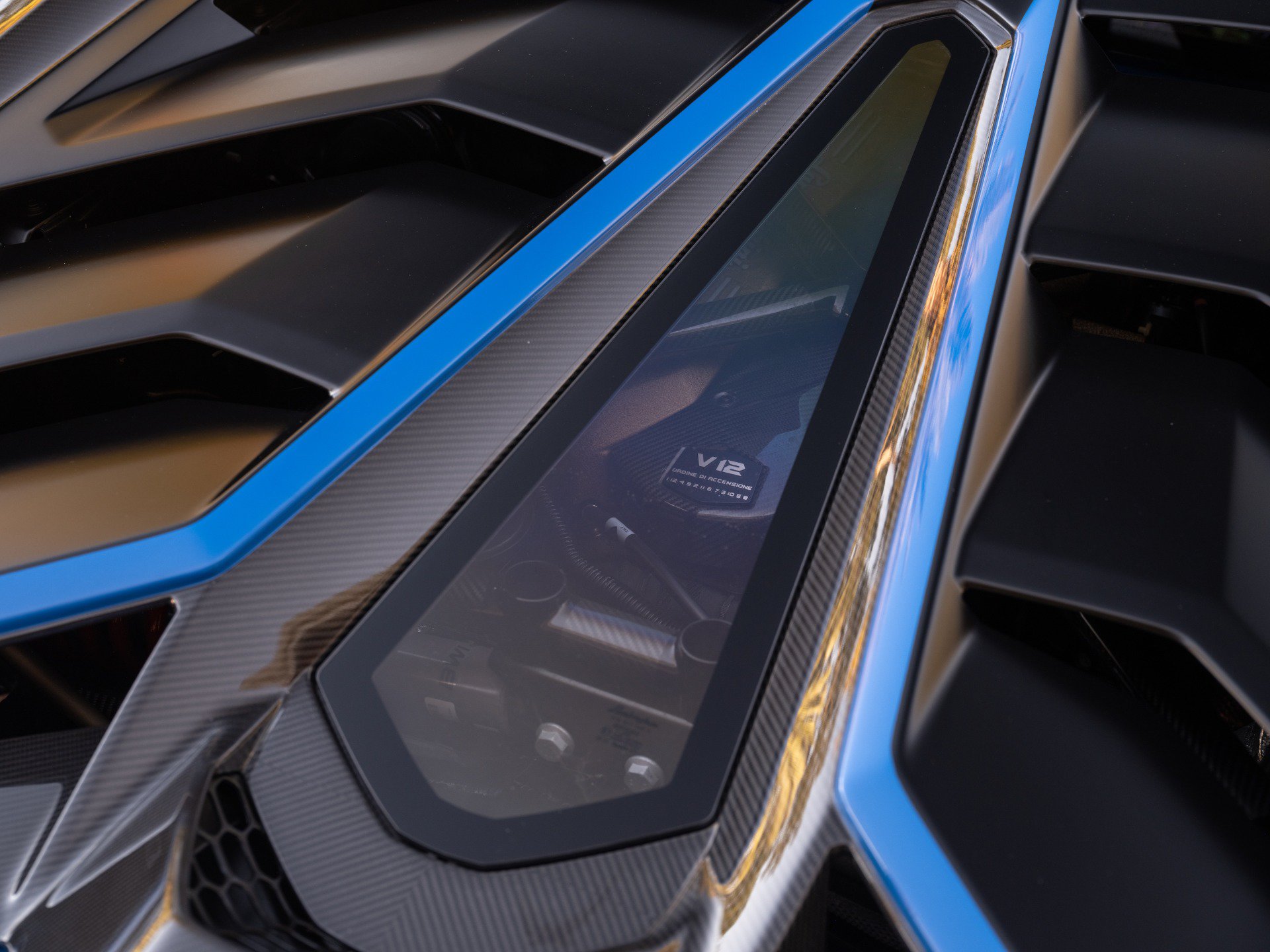 Used 2020 Lamborghini Aventador SVJ AWD/4WD image 32
