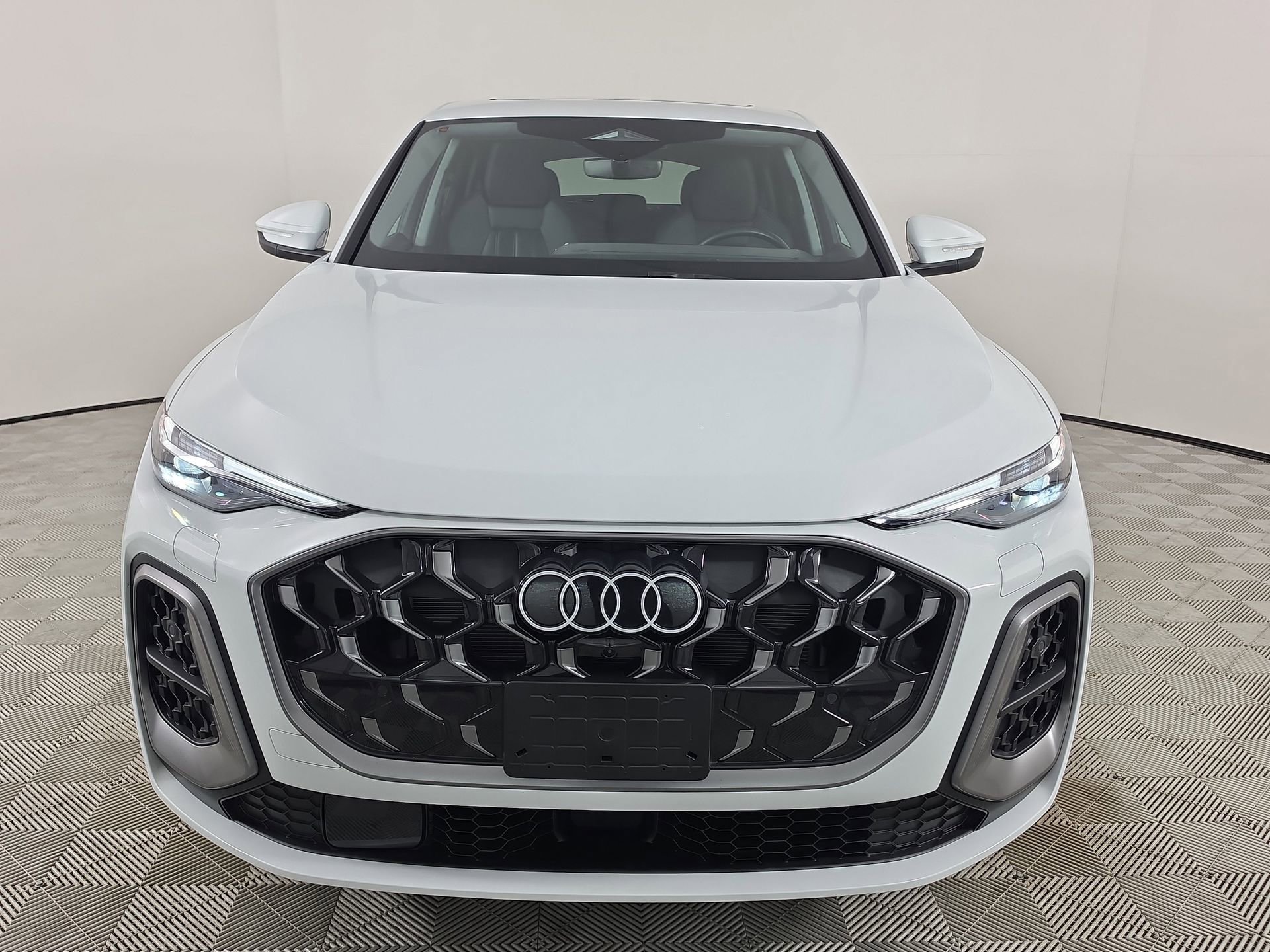 Certified 2025 Audi Q5 Premium Plus w/ Premium Plus AWD/4WD image 2