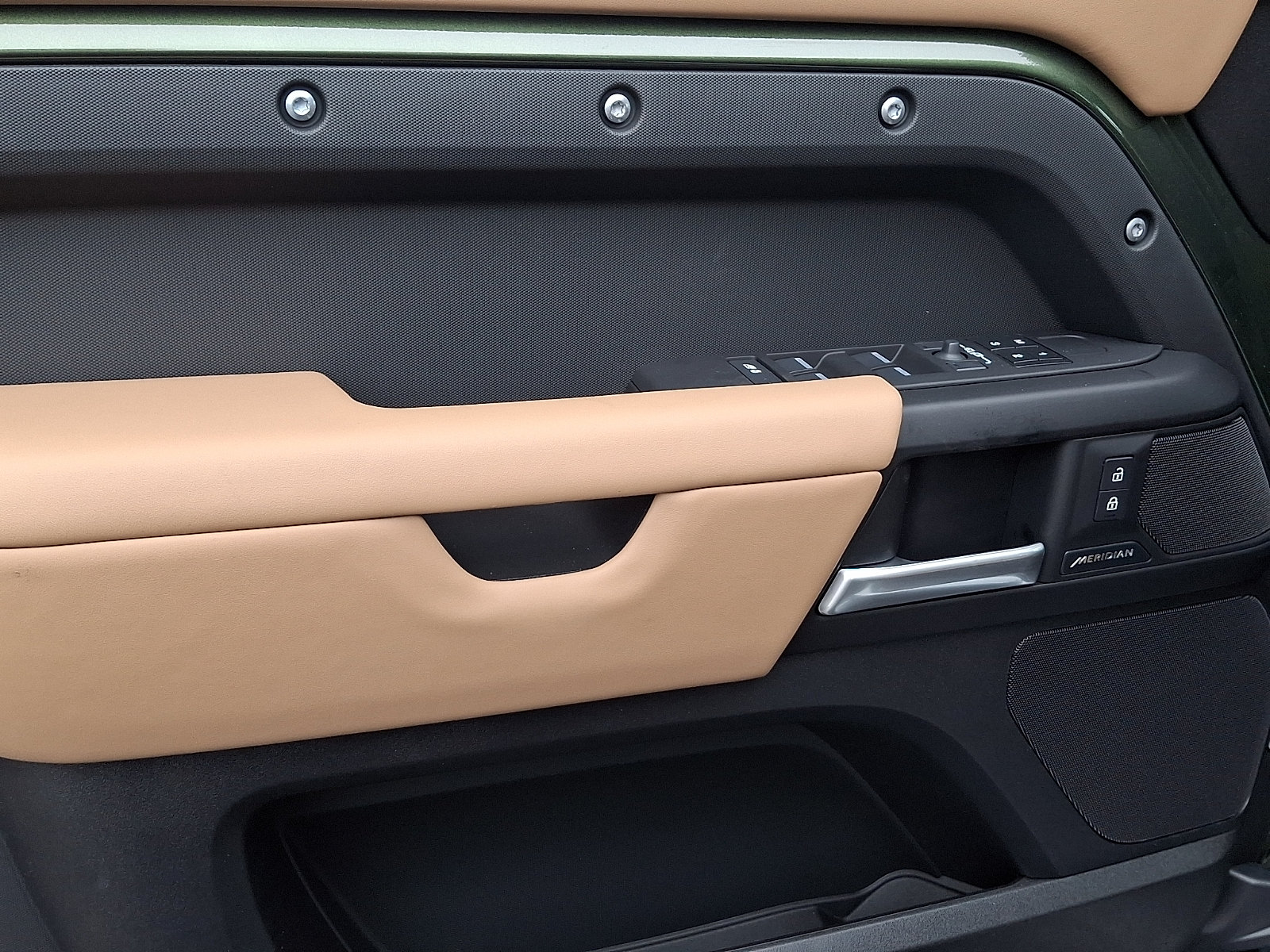 New 2026 Land Rover Defender 110 S AWD/4WD image 9