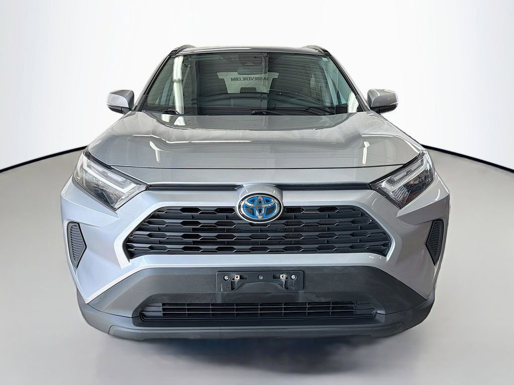 Used 2022 Toyota RAV4 XLE w/ Convenience Package image 2
