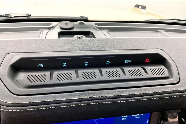 Used 2025 Ford Bronco Badlands image 33