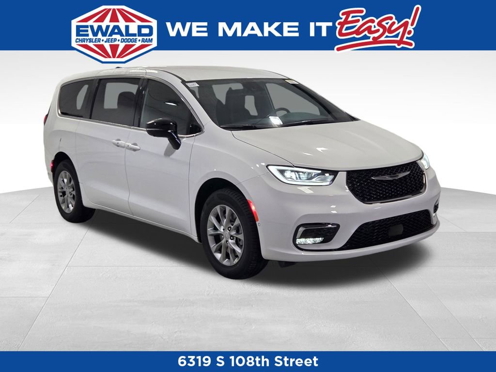 New 2026 Chrysler Pacifica Select