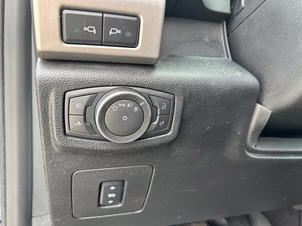 Used 2016 Ford F150 Platinum w/ Trailer Tow Package AWD/4WD image 19